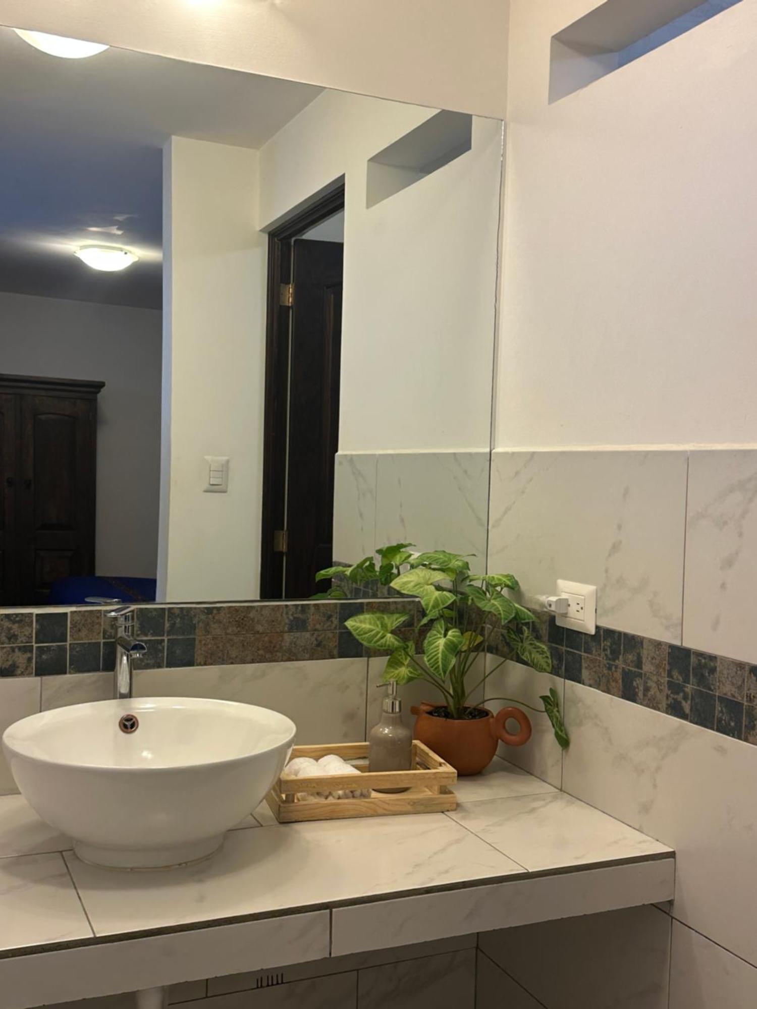 Casa Elena Bed & Breakfast Antigua Dış mekan fotoğraf