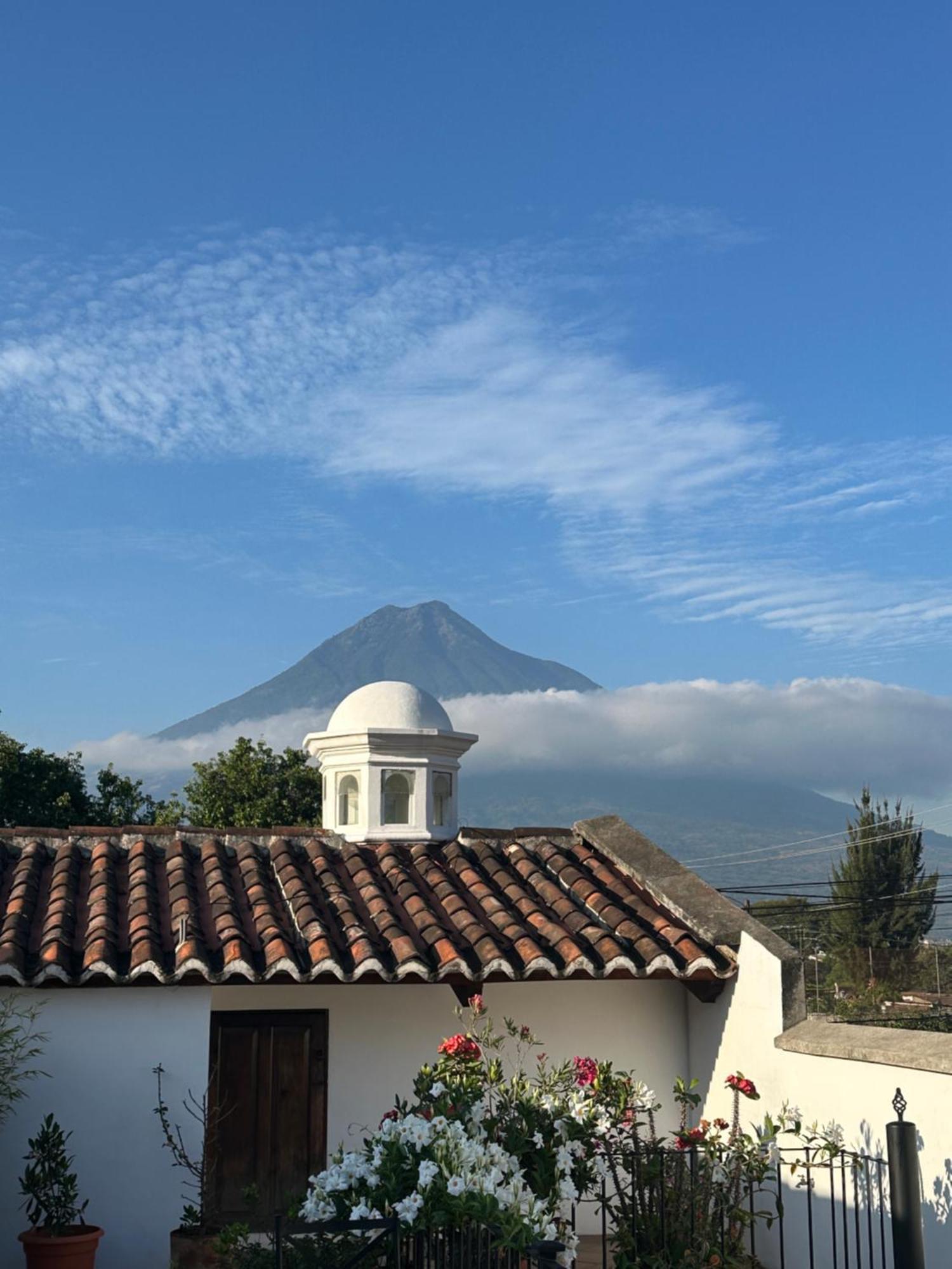 Casa Elena Bed & Breakfast Antigua Dış mekan fotoğraf